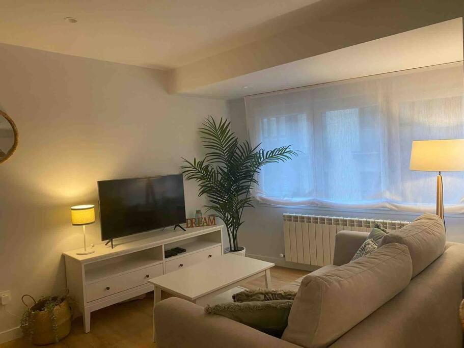 Apartamento A Estrenar En Centro Gijon. Fibra-Tv Экстерьер фото