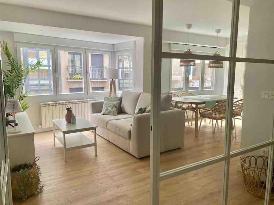 Apartamento A Estrenar En Centro Gijon. Fibra-Tv Экстерьер фото