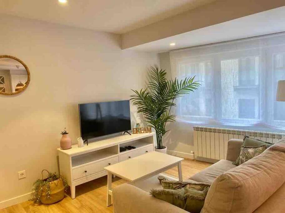 Apartamento A Estrenar En Centro Gijon. Fibra-Tv Экстерьер фото