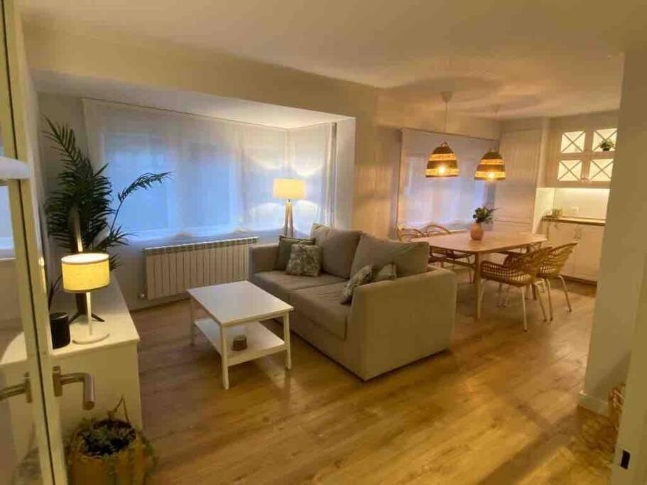 Apartamento A Estrenar En Centro Gijon. Fibra-Tv Экстерьер фото
