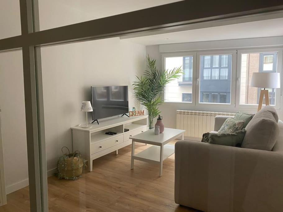 Apartamento A Estrenar En Centro Gijon. Fibra-Tv Экстерьер фото