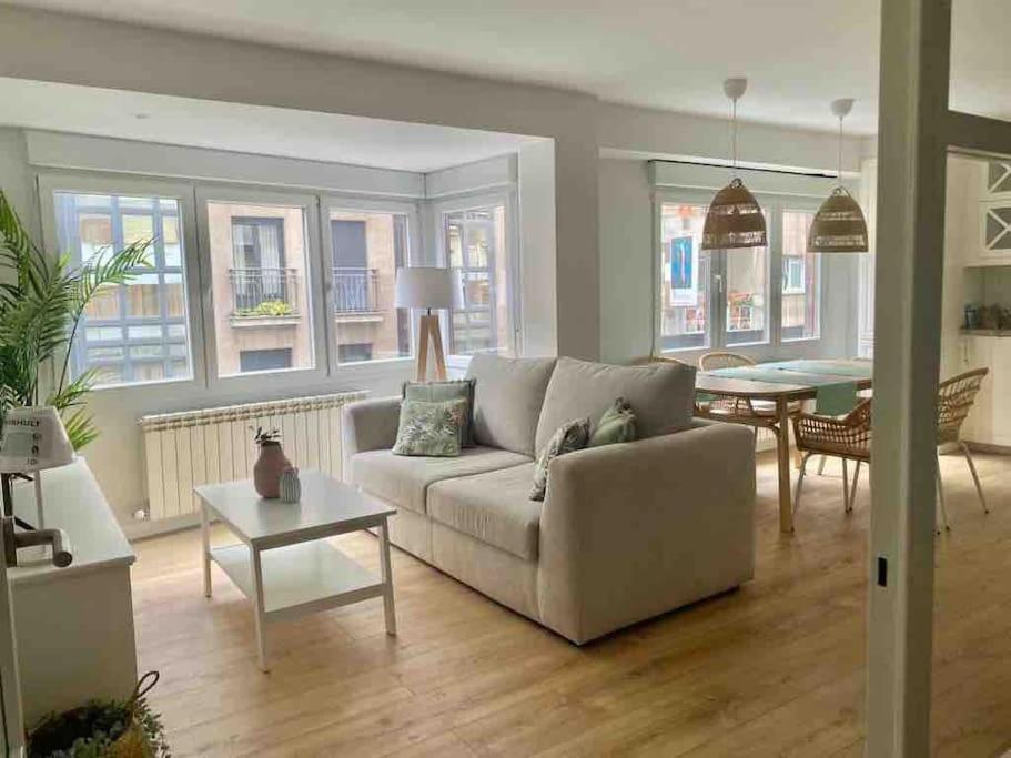 Apartamento A Estrenar En Centro Gijon. Fibra-Tv Экстерьер фото